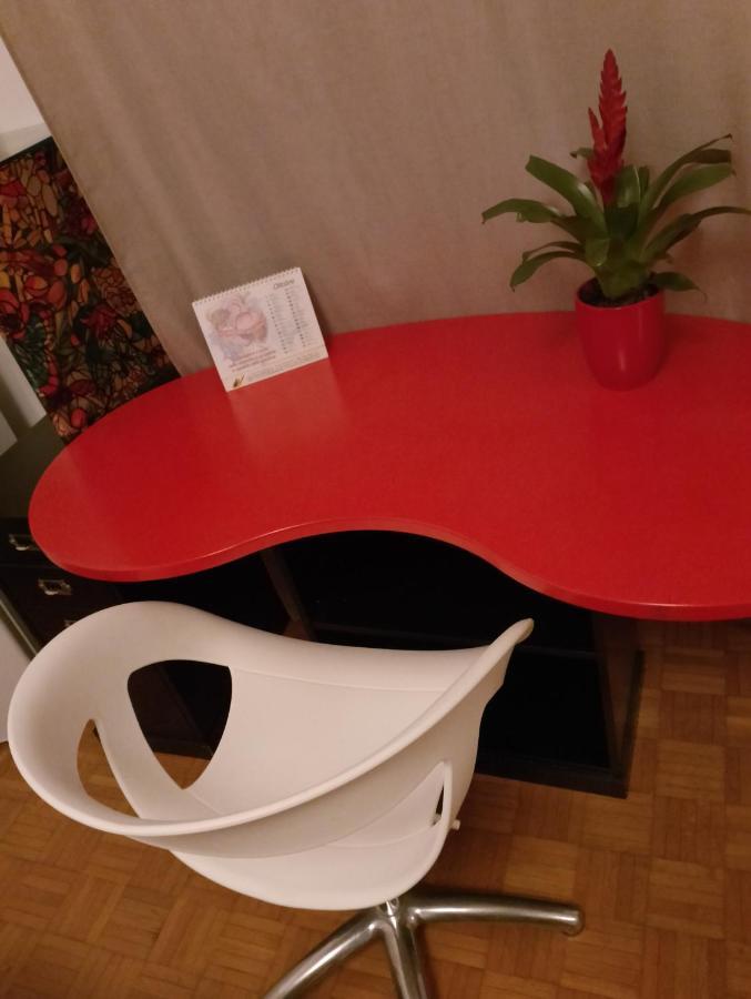 Big Room In Private Appartament, Close To The Station And Center Of City Bergamo Buitenkant foto